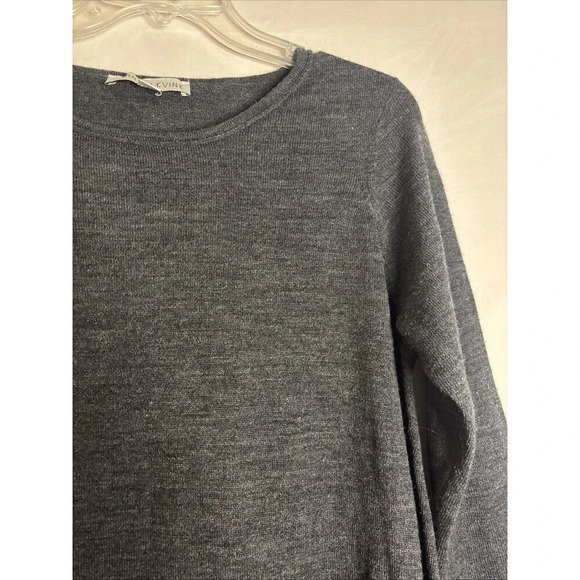 Larry Levine Women's Crew Neck Sweater Top Grey Asymmetrical Hem Size Medium - Picture 4 of 15